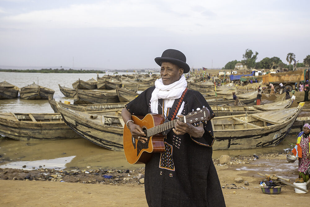 Afel by the Niger River. Photo by Paul Chandler.