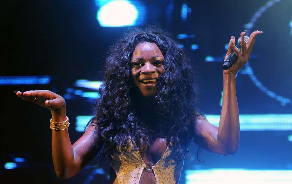 Kuduro Diva Titica Drops "Mãe"